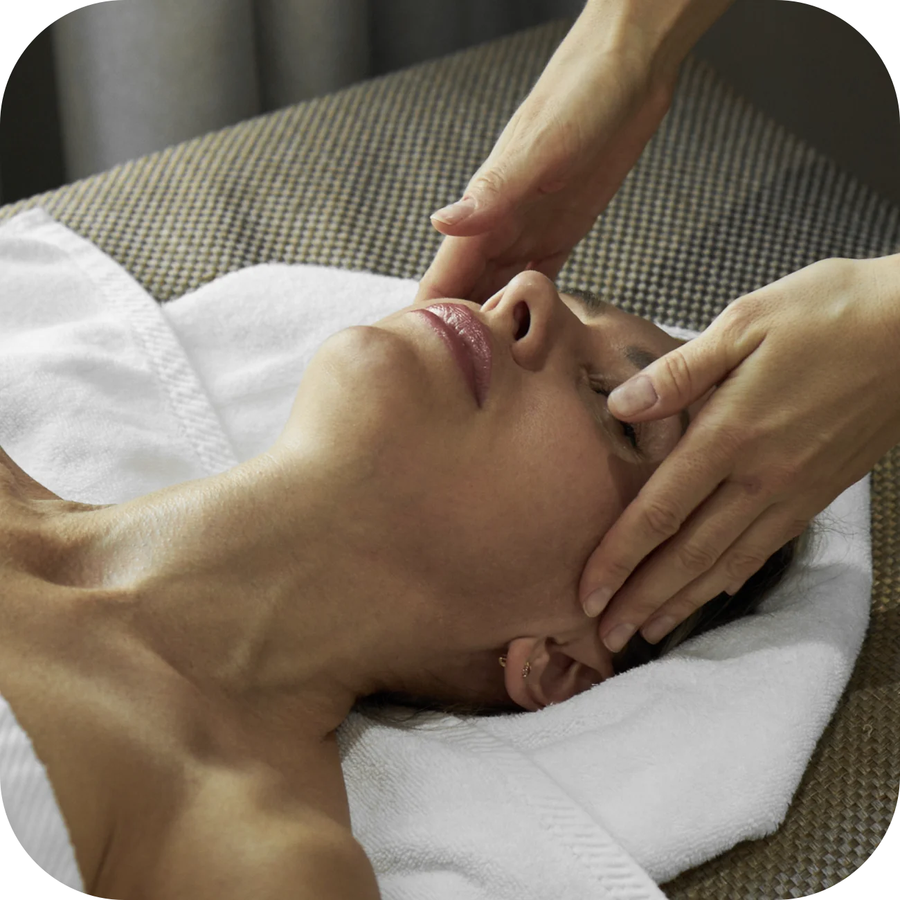 Izil Diamond Mineralizing Facial 